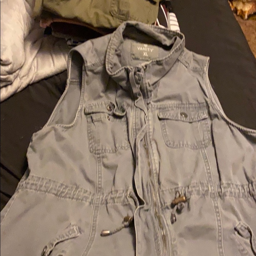 Vanity Vest